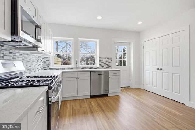 206 BARTRAM AVE, Essington, PA 19029