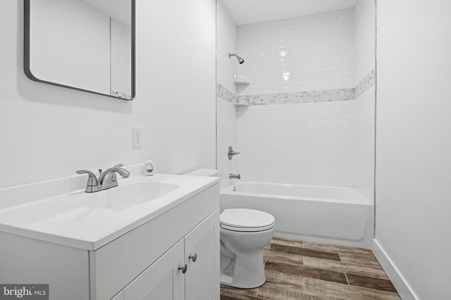 206 BARTRAM AVE, Essington, PA 19029