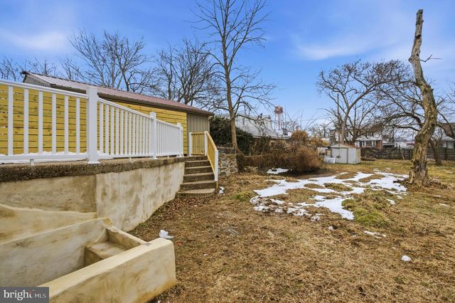 206 BARTRAM AVE, Essington, PA 19029