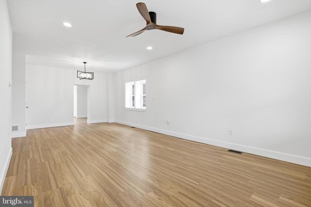 206 BARTRAM AVE, Essington, PA 19029