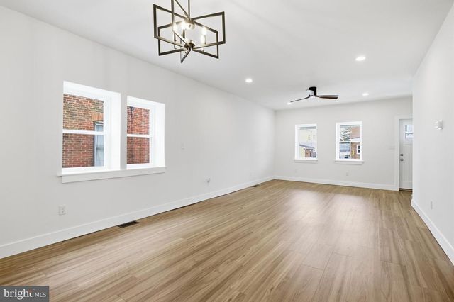 206 BARTRAM AVE, Essington, PA 19029