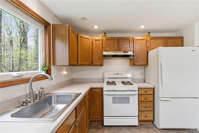 7566 Old Woods Rd, Preble, NY 13159