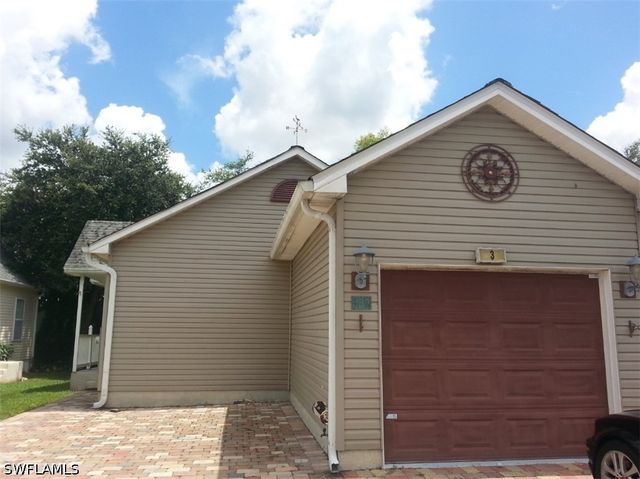 437 Leawood CIR, Naples, FL 34104
