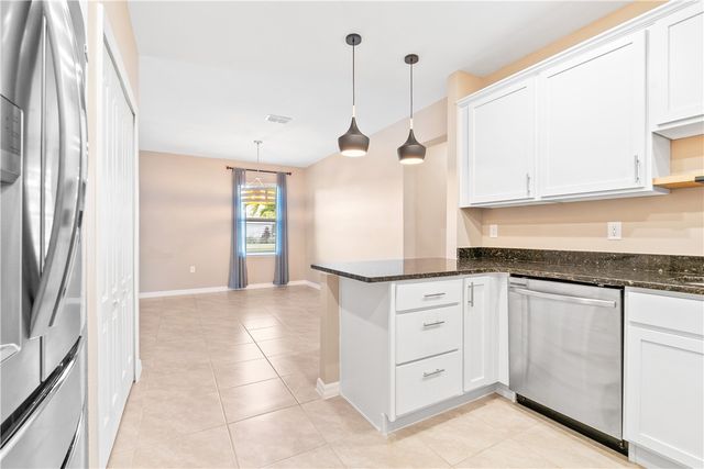 6045 Red Maple Manor, Vero Beach, FL 32966