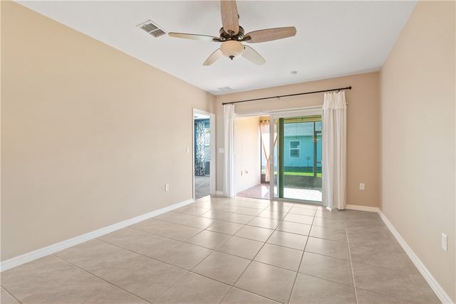 6045 Red Maple Manor, Vero Beach, FL 32966
