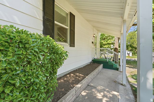 3891 S GRANDVIEW DR, Ogden, UT 84403