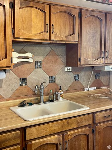 3891 S GRANDVIEW DR, Ogden, UT 84403