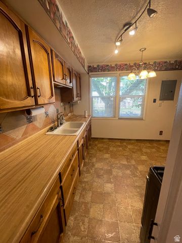 3891 S GRANDVIEW DR, Ogden, UT 84403