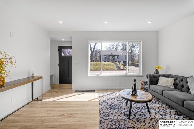 914 McLaughlin Circle, Bellevue, NE 68005