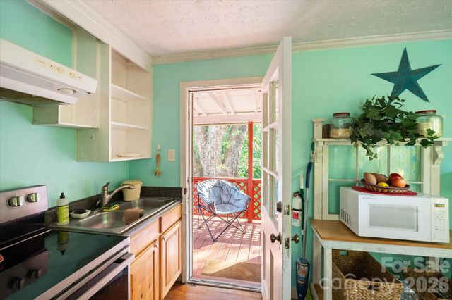 224 Aurora Drive, Asheville, NC 28805