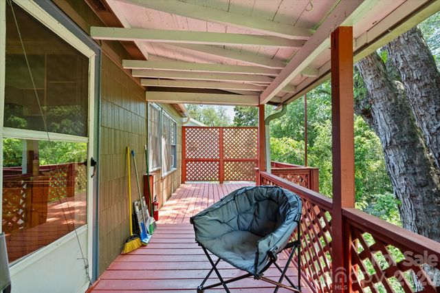 224 Aurora Drive, Asheville, NC 28805