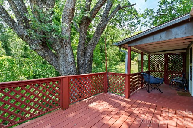 224 Aurora Drive, Asheville, NC 28805