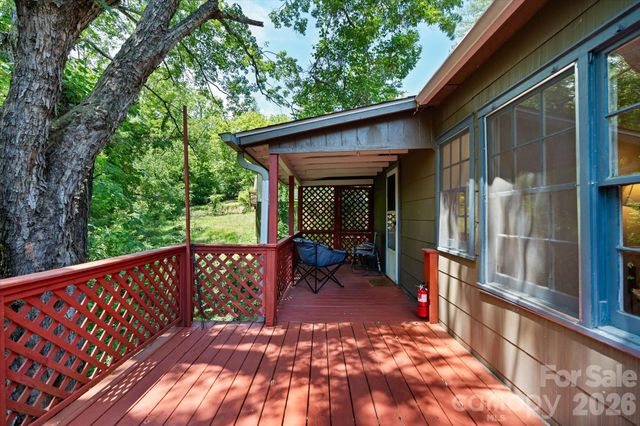 224 Aurora Drive, Asheville, NC 28805