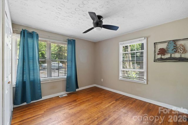 224 Aurora Drive, Asheville, NC 28805