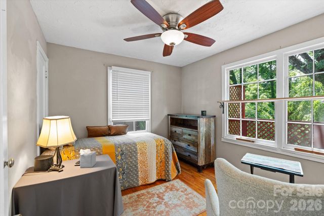 224 Aurora Drive, Asheville, NC 28805