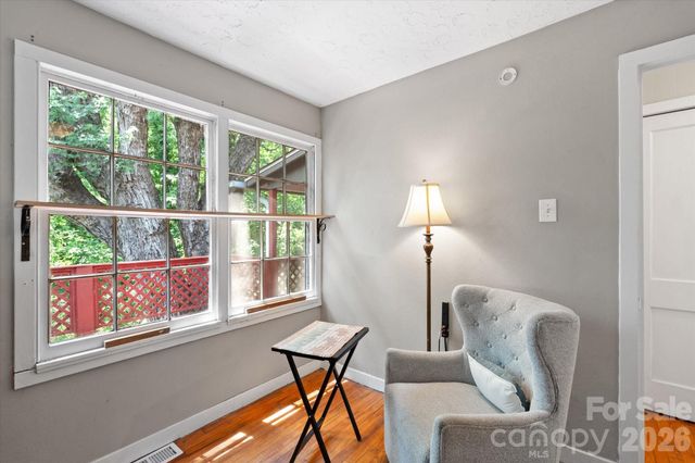 224 Aurora Drive, Asheville, NC 28805