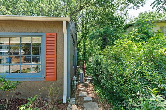 224 Aurora Drive, Asheville, NC 28805