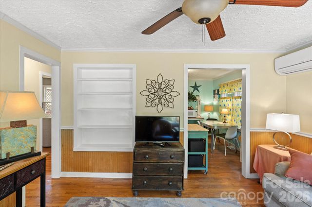 224 Aurora Drive, Asheville, NC 28805