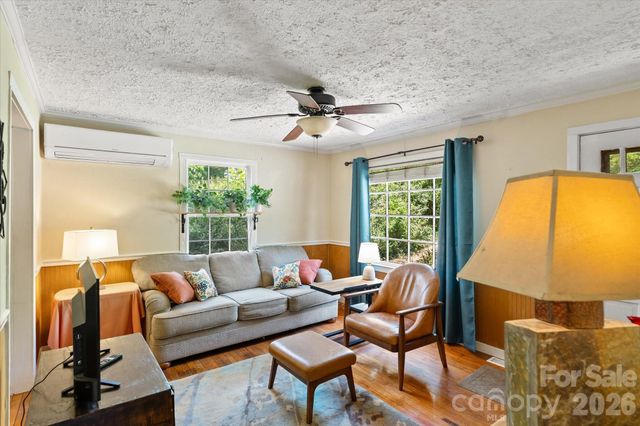 224 Aurora Drive, Asheville, NC 28805