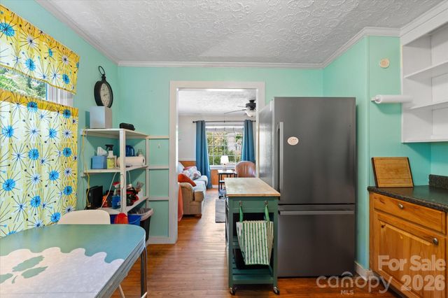 224 Aurora Drive, Asheville, NC 28805