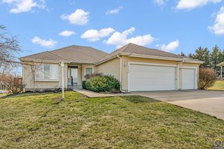 948 SW Woodbridge CT, Topeka, KS 66606