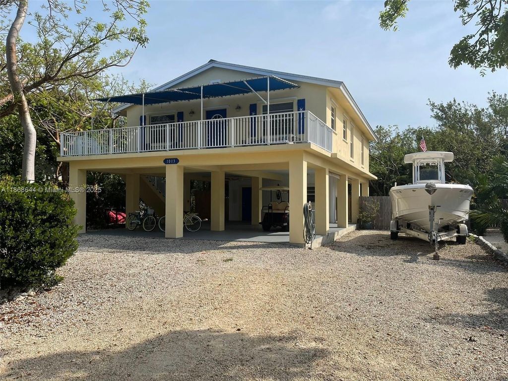 1013 Snapper Ln, Key Largo, FL 33037