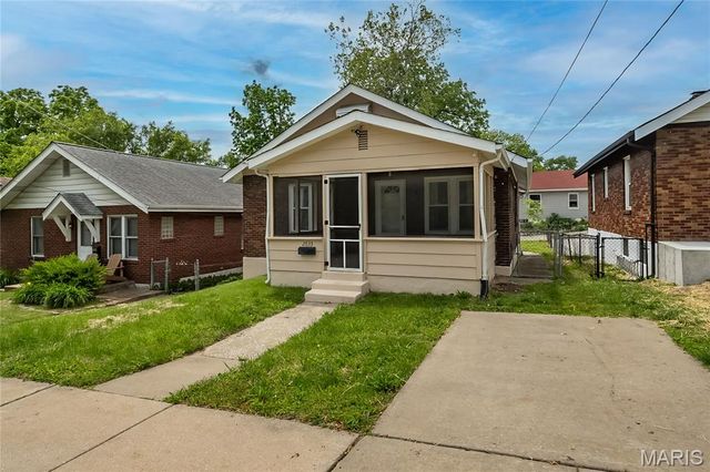 2833 Walton Road, St Louis, MO 63114