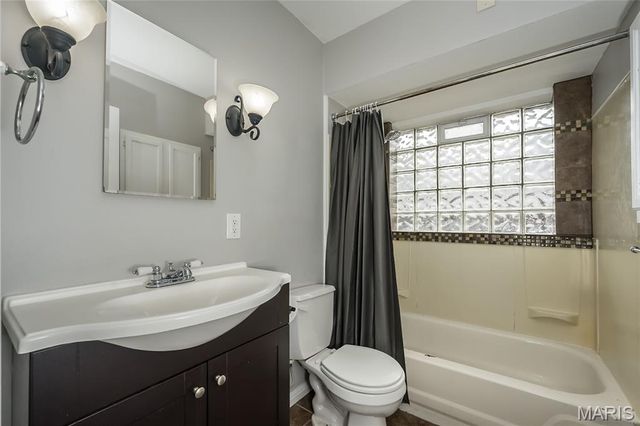 2833 Walton Road, St Louis, MO 63114