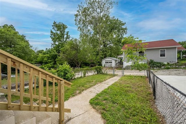 2833 Walton Road, St Louis, MO 63114