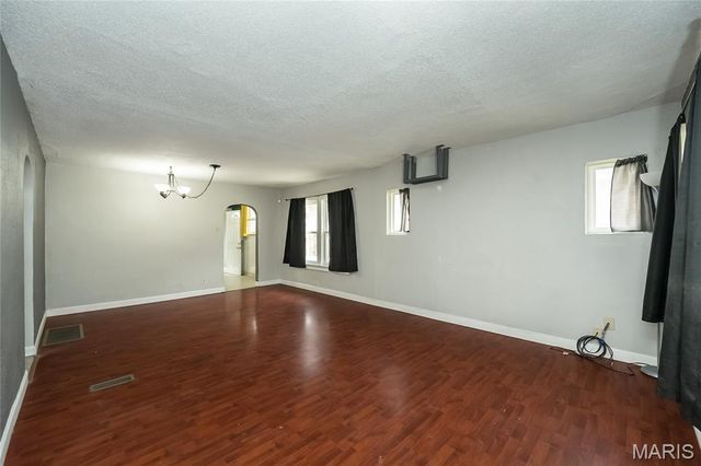 2833 Walton Road, St Louis, MO 63114