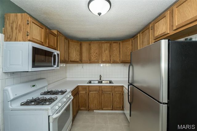 2833 Walton Road, St Louis, MO 63114