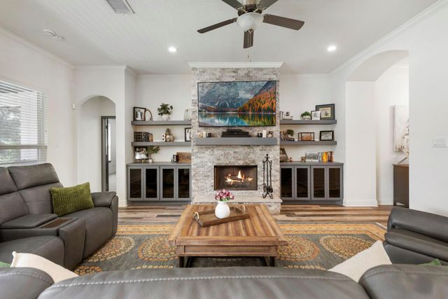 3618 Emerson Drive, Montgomery, TX 77356