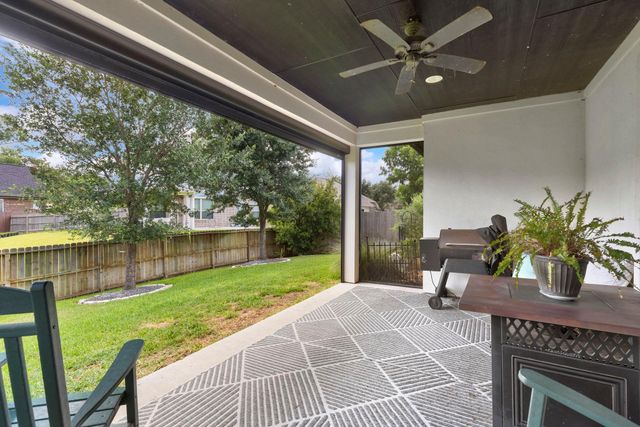 3618 Emerson Drive, Montgomery, TX 77356