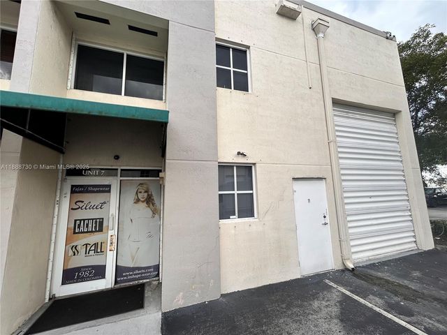 5930 NW 99th Ave 7, Doral, FL 33178