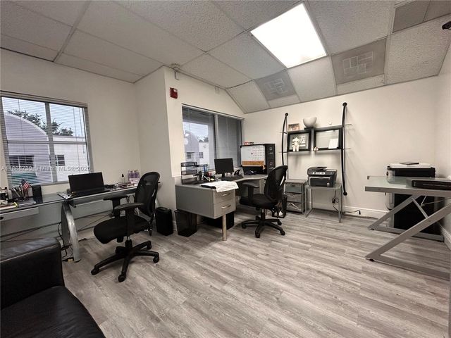 5930 NW 99th Ave 7, Doral, FL 33178