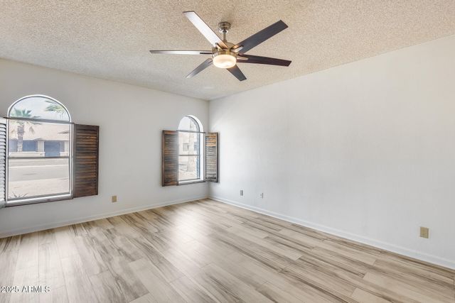 319 E HACKAMORE Street, Mesa, AZ 85201