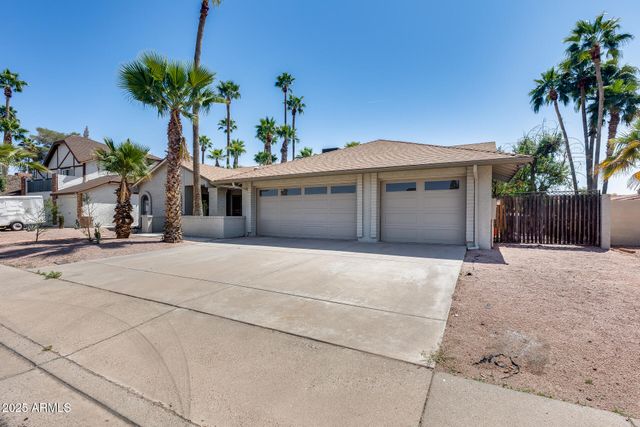 319 E HACKAMORE Street, Mesa, AZ 85201