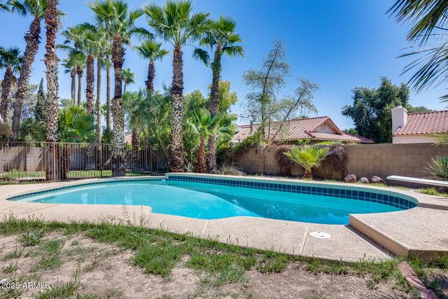 319 E HACKAMORE Street, Mesa, AZ 85201