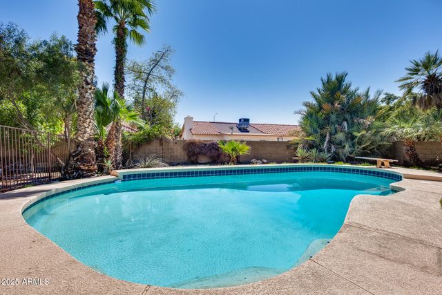 319 E HACKAMORE Street, Mesa, AZ 85201