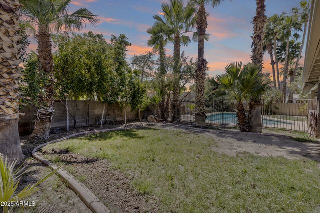 319 E HACKAMORE Street, Mesa, AZ 85201