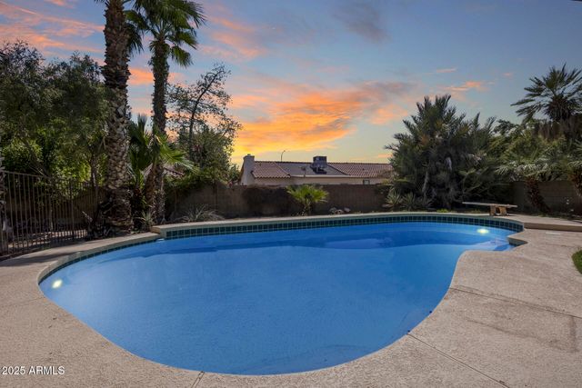 319 E HACKAMORE Street, Mesa, AZ 85201