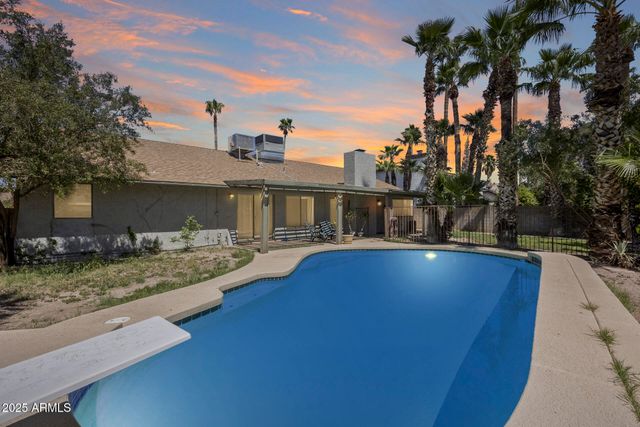 319 E HACKAMORE Street, Mesa, AZ 85201