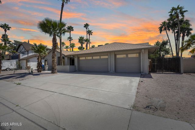 319 E HACKAMORE Street, Mesa, AZ 85201