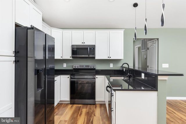 2668 HIGH TOP RD, Linden, VA 22642