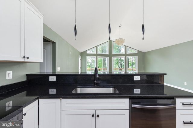 2668 HIGH TOP RD, Linden, VA 22642