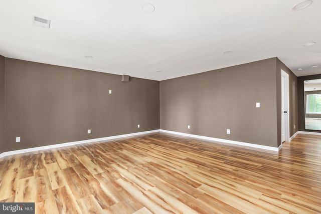 2668 HIGH TOP RD, Linden, VA 22642