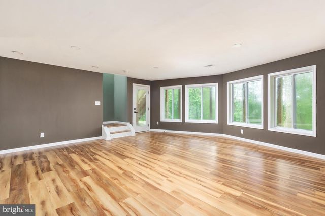 2668 HIGH TOP RD, Linden, VA 22642