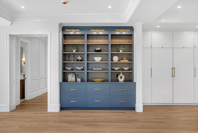 8 Crestview Road, Needham, MA 02492