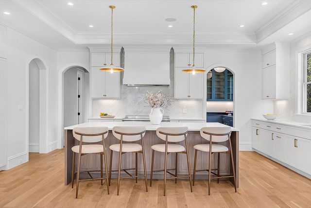 8 Crestview Road, Needham, MA 02492