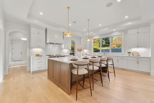 8 Crestview Road, Needham, MA 02492